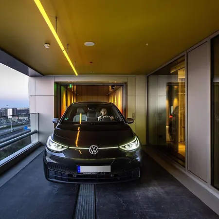 B'mine Frankfurt Airport Отель 4*