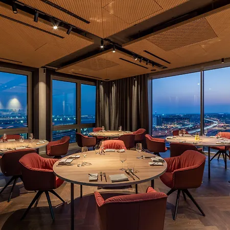 B'mine Frankfurt Airport Отель 4*