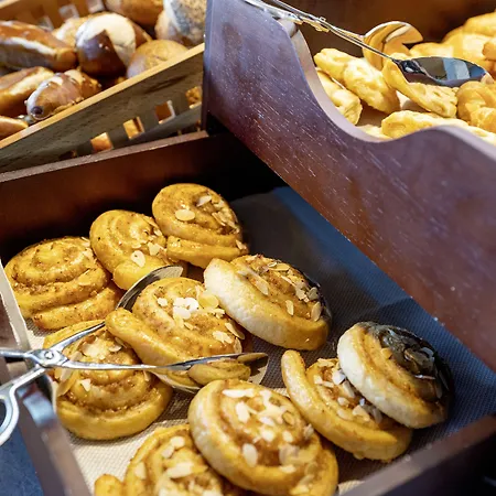 B'mine Frankfurt Airport Отель 4*