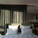 B'mine Frankfurt Airport Отель