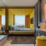 B'mine Frankfurt Airport Отель 4*