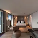B'mine Frankfurt Airport Отель