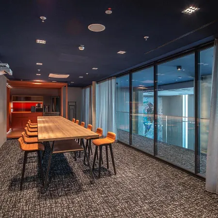 B'mine Frankfurt Airport, Worldhotels Crafted 4*
