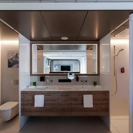 B'Mine Frankfurt Airport, Worldhotels Crafted Hotel 4*