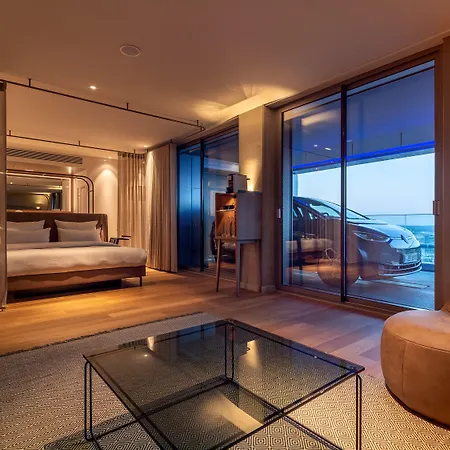B'mine Frankfurt Airport, Worldhotels Crafted Hotel 4*