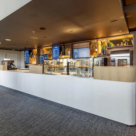 B'mine Frankfurt Airport, Worldhotels Crafted Hotel 4*