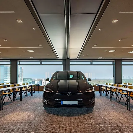 B'mine Frankfurt Airport, Worldhotels Crafted Hotel 4*