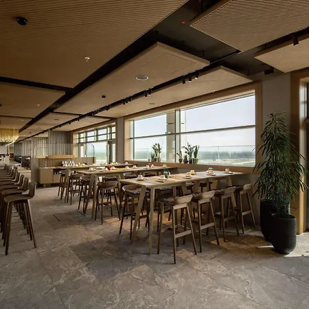 B'mine Frankfurt Airport, Worldhotels Crafted Hotel 4*