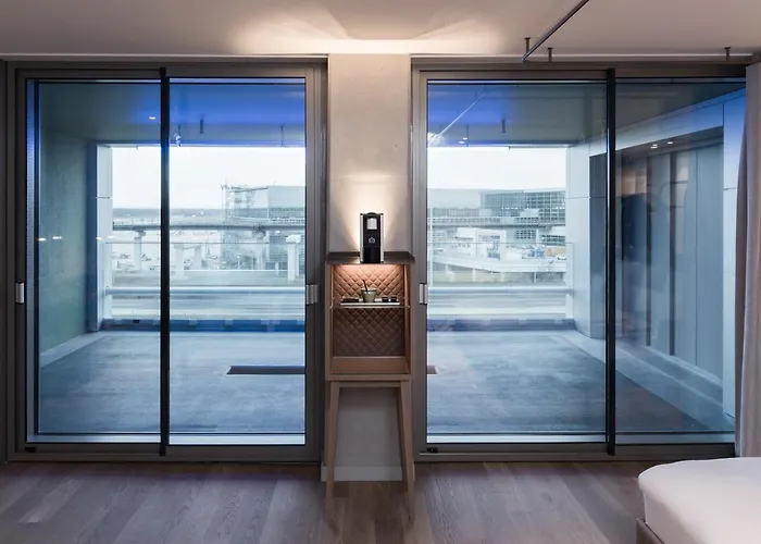 B'mine Frankfurt Airport ホテル 4*