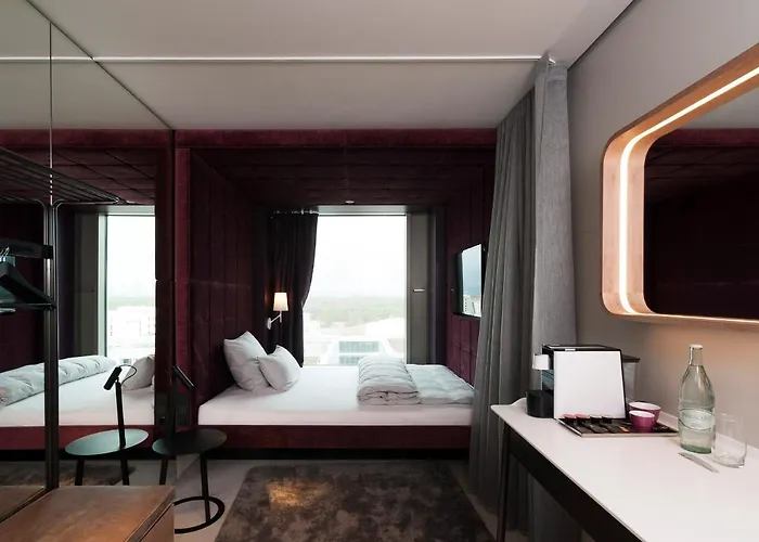 ホテル B'mine Frankfurt Airport 4*