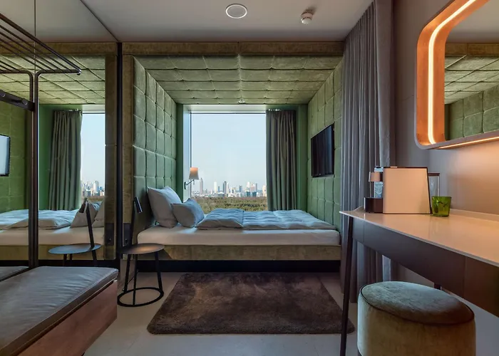 B'mine Frankfurt Airport 4*