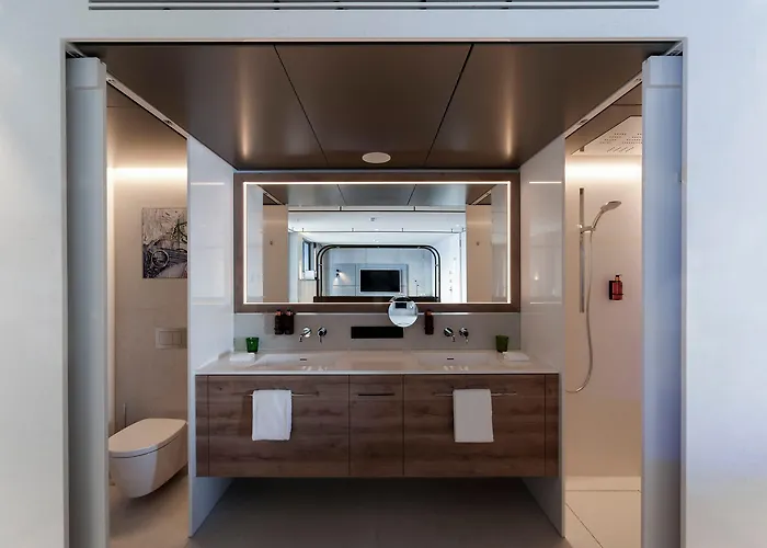 B'mine Frankfurt Airport Hotel 4*