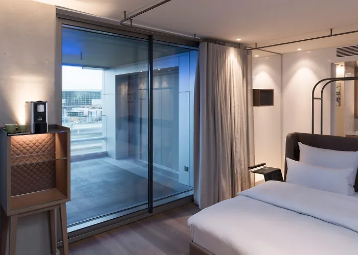 B'mine Frankfurt Airport 4*