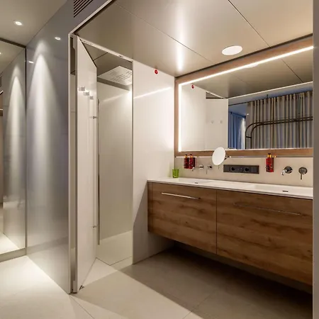 B'mine Frankfurt Airport 프랑크푸르트