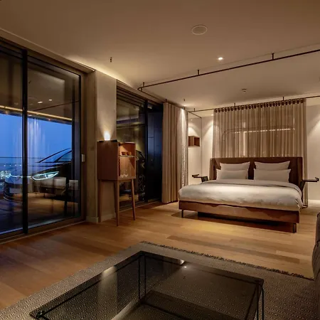 B'mine Frankfurt Airport Hotell 4*